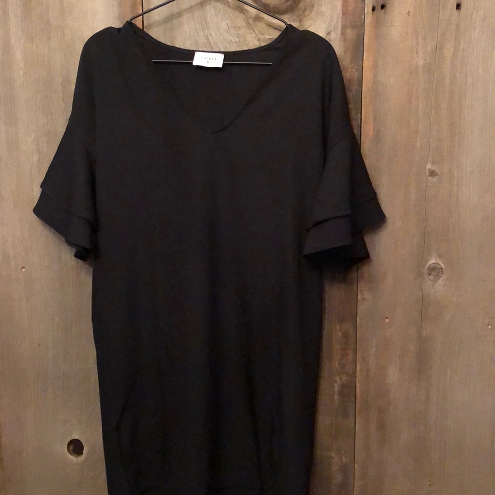 Everly Ruffle Sleeve Dress In Black Size Small